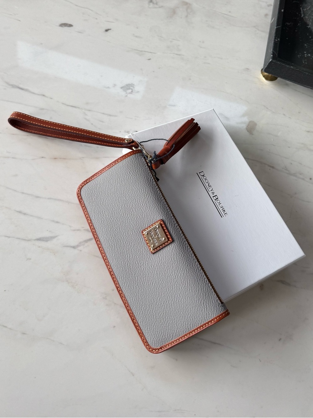 New Dooney & Bourke Kirby Tatum Leather Wristlet Wallet Clutch - Picture 2 of 16